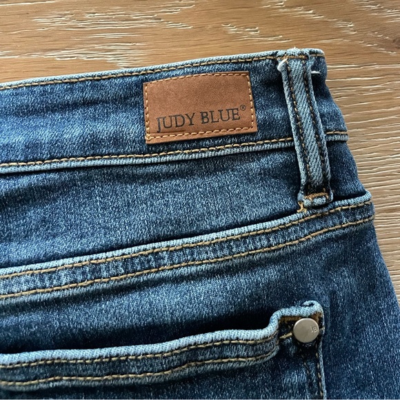 Judy Blue High Rise Jean Shorts Size M  5" Stretch #15220 Worn Once - Picture 4 of 5